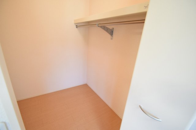 収納　ウォーキングクローゼット