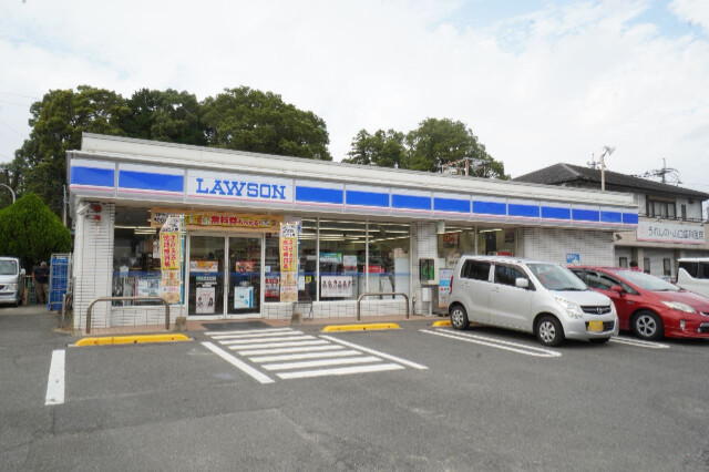 コンビニ　ローソン嬉野医療センター店（コンビニ）まで608m