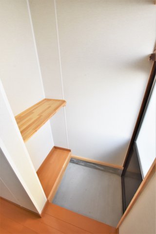 玄関　同物件、別号室の参考写真です。