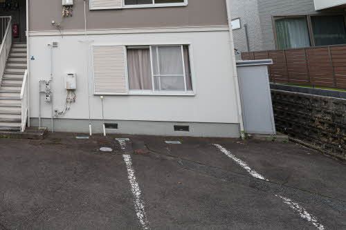 建物外観　駐車場
