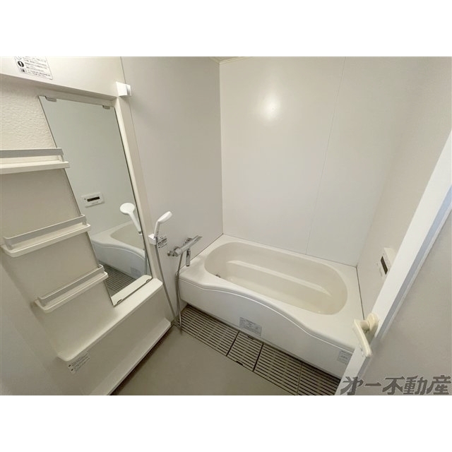 バス・シャワールーム　バスルーム