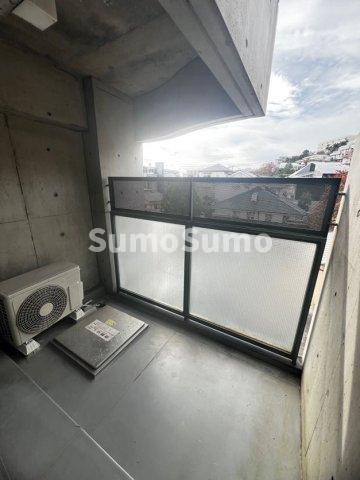 バルコニー　バルコニーからの眺めを楽しみながら食事をしませんか