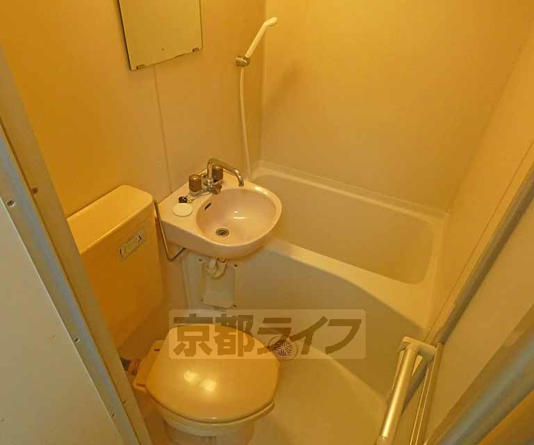 バス・シャワールーム　ユニットバスです・