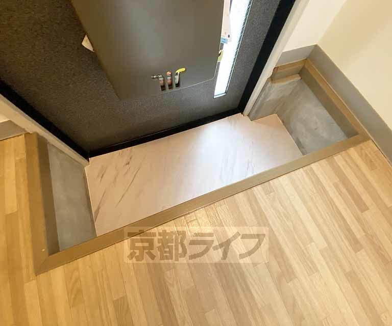 玄関　大きな段差がありません