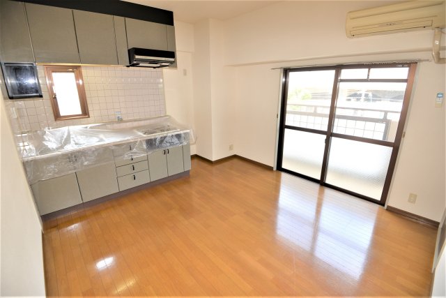 居室・リビング　ゆったり過ごせる居間です