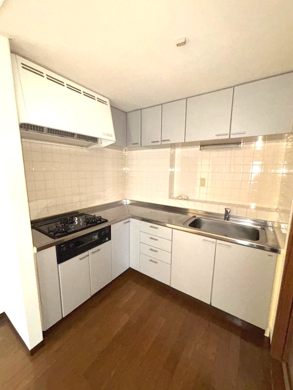 キッチン　作業スペースの広いキッチン