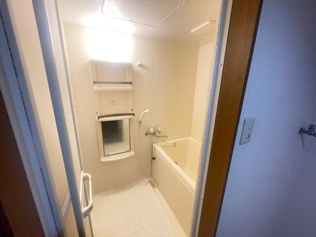 バス・シャワールーム　ゆっくりできるお風呂です