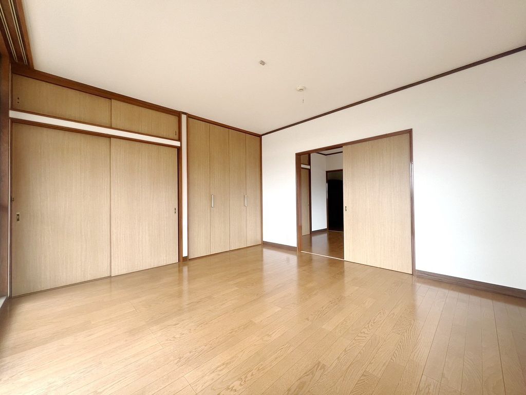 居室・リビング　※別部屋参考写真です