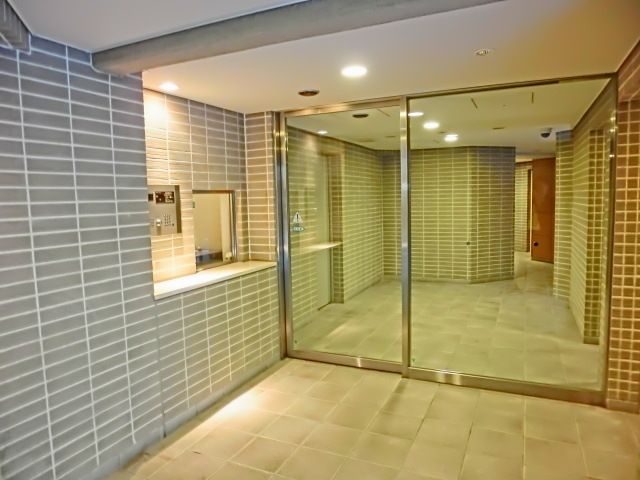 エントランス　綺麗に管理されたエントランス