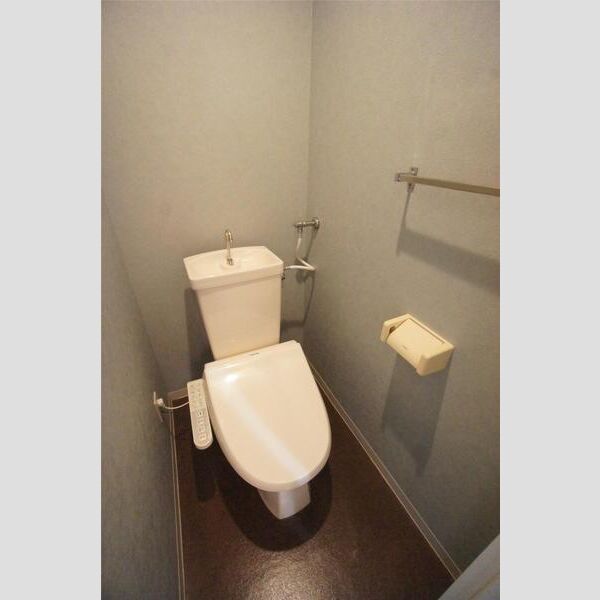 トイレ　別部屋の写真です