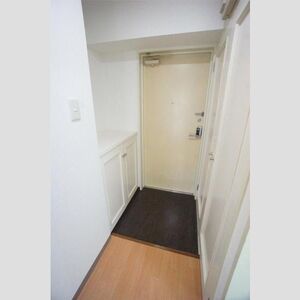 玄関　別部屋の写真です
