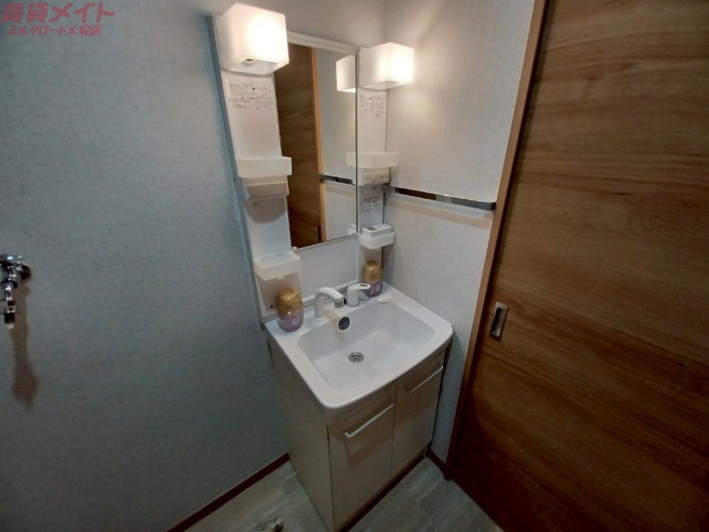 洗面設備　同物件別室写真