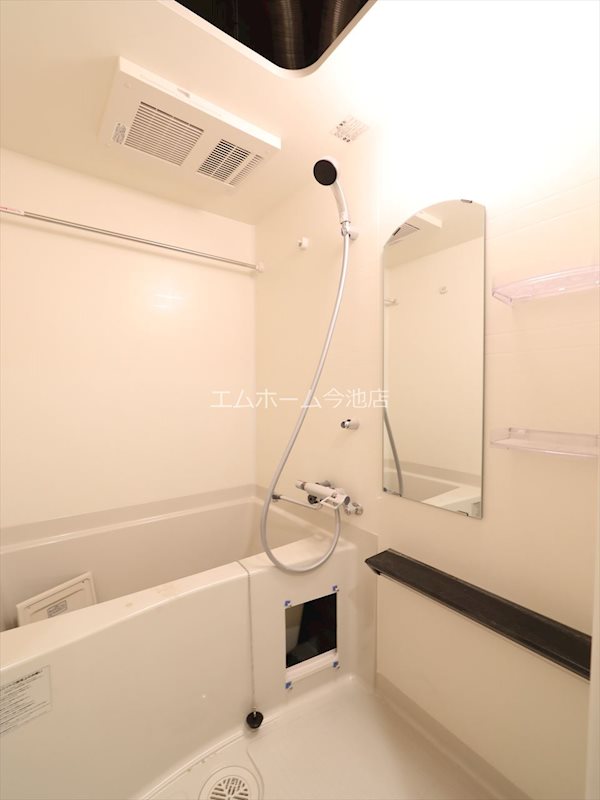 バス・シャワールーム　浴室暖房乾燥機能付バス