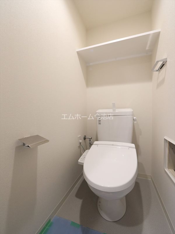 トイレ　温水洗浄便座付トイレ