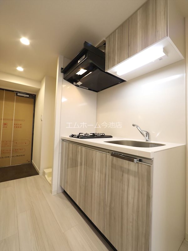 キッチン　システムキッチン（ガス2口コンロ付）