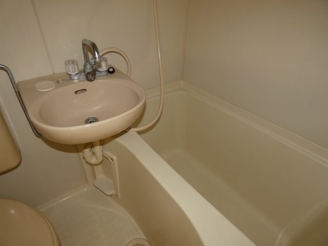 バス・シャワールーム　別号室の参考画像