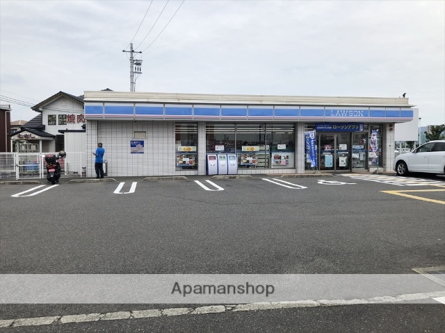 コンビニ　ローソン（コンビニ）まで743m