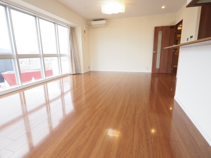 居室・リビング　高層階角部屋だからこその間取りです！