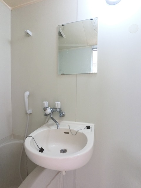 洗面設備　洗面ボールと鏡もございます☆