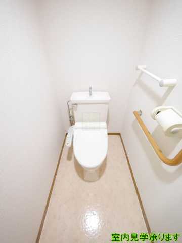 トイレ　別部屋の画像になります。