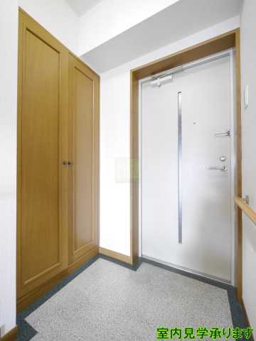 玄関　別部屋の画像になります。