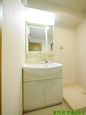 洗面設備　別部屋の画像になります。