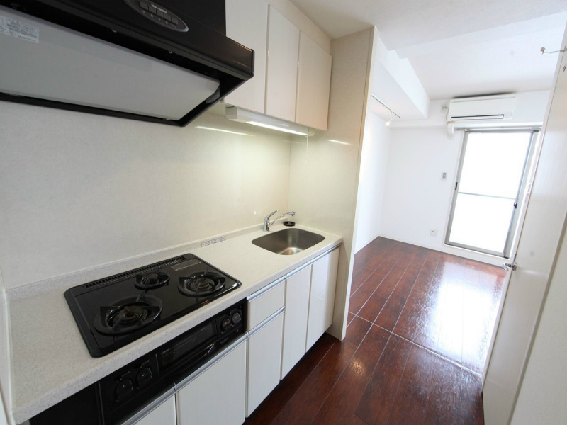 キッチン　システムキッチン（ガス3口・グリル付）