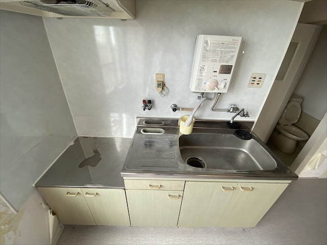 キッチン　窓付きのキッチンで換気がしやすくておすすめ！