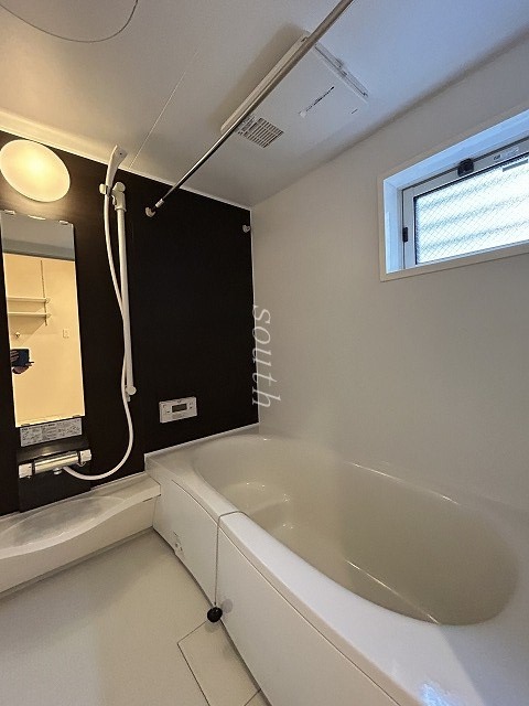 バス・シャワールーム　浴室乾燥機付きのお風呂