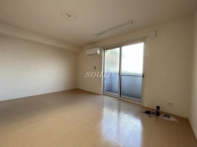 居室・リビング　洗練された清潔感漂う清楚な仕上がり