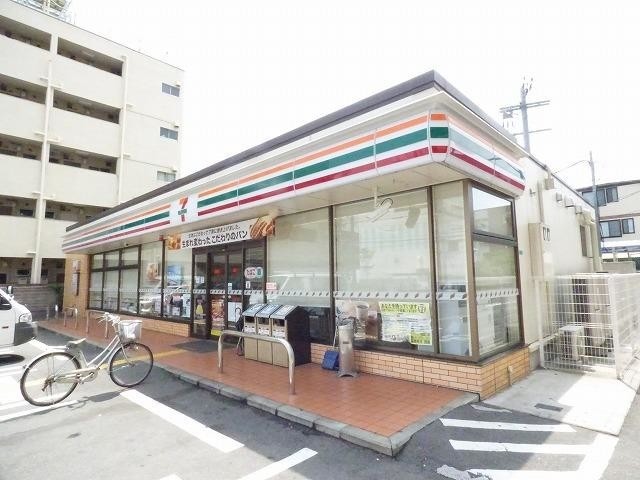 コンビニ　セブンイレブン（コンビニ）まで333m
