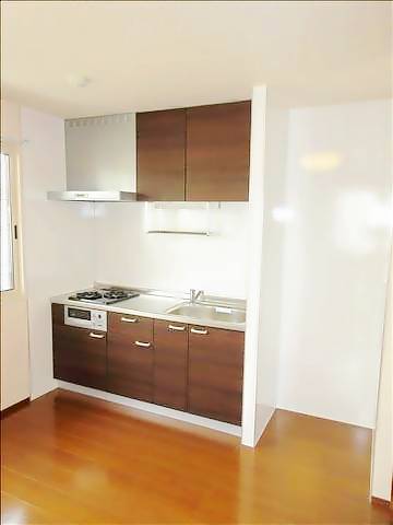 キッチン　キッチン上段にある収納スペースです。