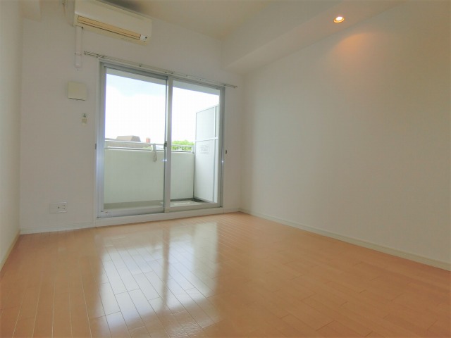 居室・リビング　セイワパレス大阪城北　洋室