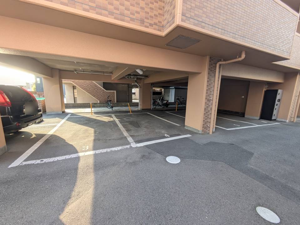 駐車場　駐車場