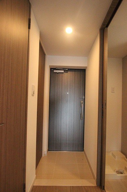 玄関　同物件、別号室のものです。