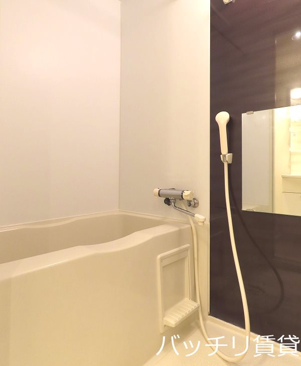 バス・シャワールーム　同型タイプの為、現状を優先致します。