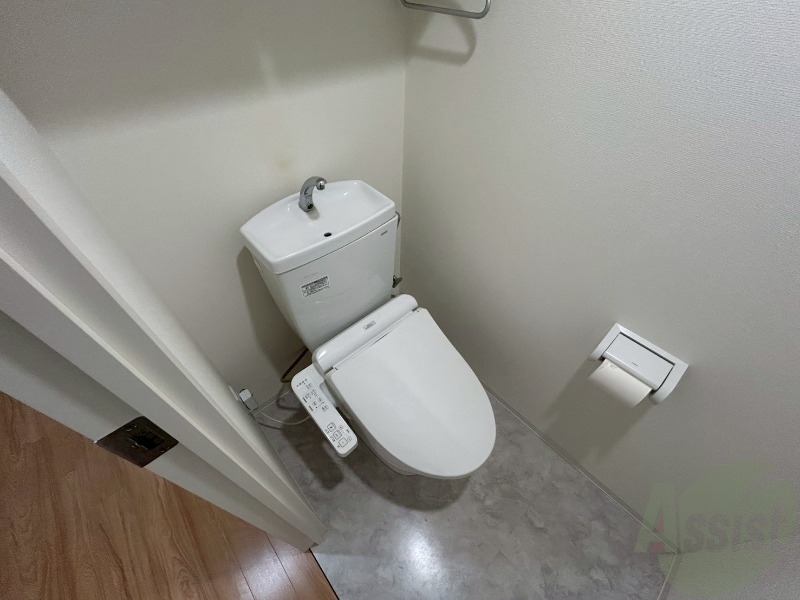 トイレ　こちらはトイレです。清潔感があり、安心して使用できます。