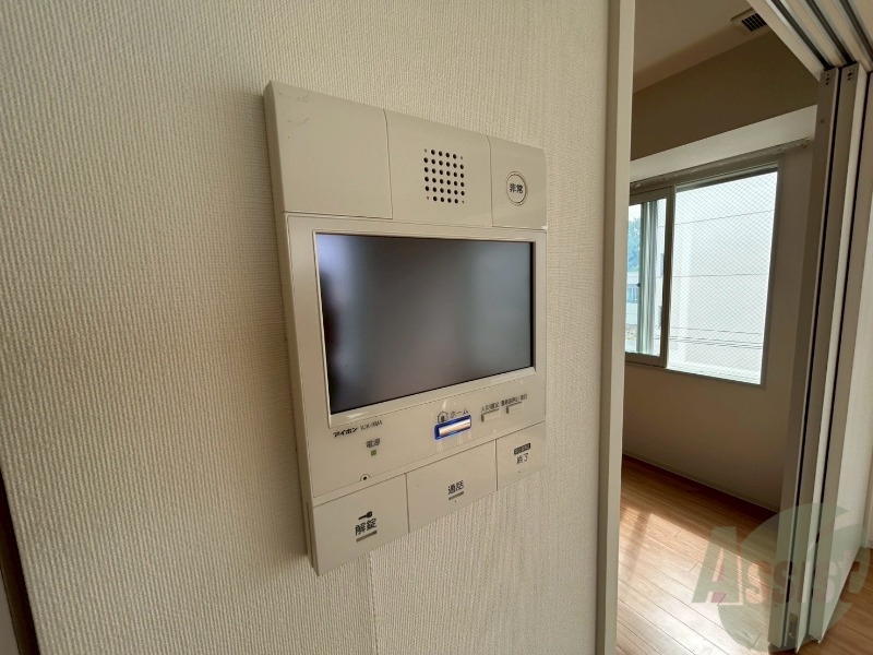 セキュリティ　ＴＶモニター付インターホンです。来客者の顔が見えるので安心！