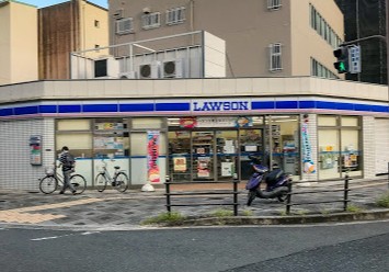 コンビニ　ローソン東淀川東中島二丁目店（コンビニ）まで182m