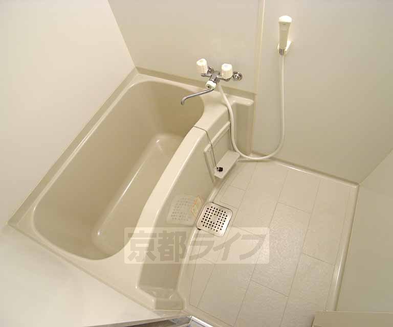 バス・シャワールーム　浴槽広いです。