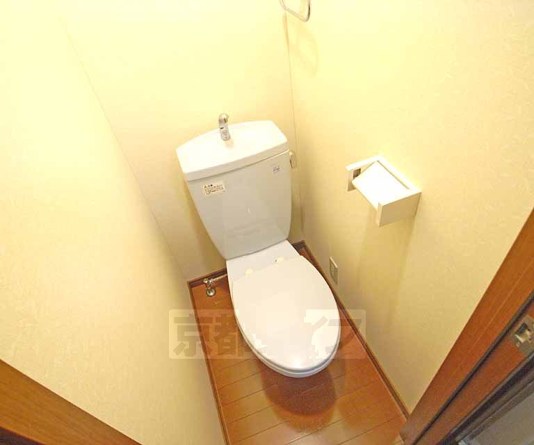 トイレ　清潔感溢れるトイレです。