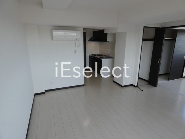 その他部屋・スペース　違う角度からのリビングです。