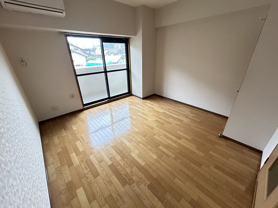 居室・リビング　※別部屋の写真です