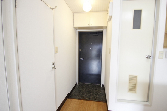 玄関　※別部屋の写真です