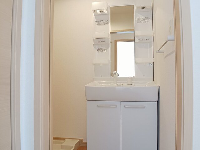 洗面設備　忙しい朝には欠かせない洗面所です