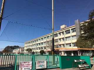 中学校　鹿児島市立緑丘中学校（中学校）まで1466m