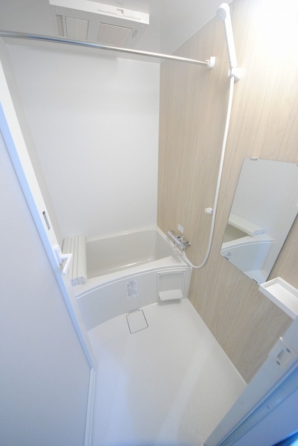 バス・シャワールーム　写真は１０６号室