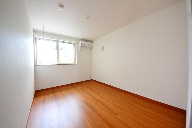 居室・リビング　★広い洋室です★