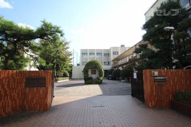 中学校　黄金中学校（中学校）まで744m