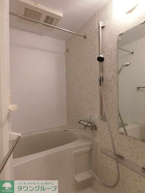 バス・シャワールーム　B タイプ2023年10月撮影 同タイプ507号室の写真で…